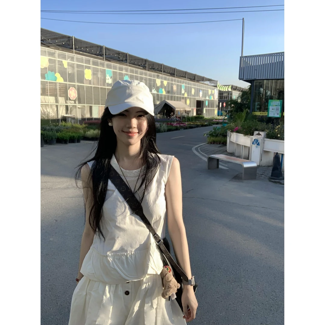 MARIE.COCO韩系高级松弛感无袖吊带花苞上衣搭配时尚气质短裤套装