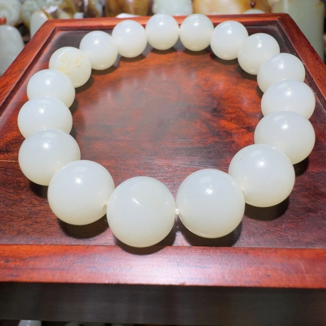 和田玉未镶嵌手串