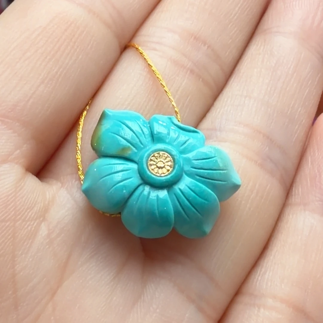 绿松石未镶嵌颈饰