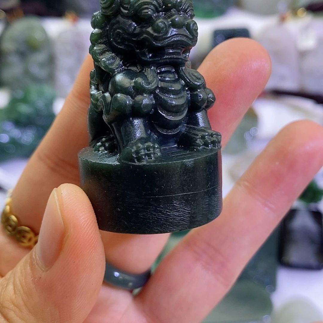 和田玉（糖玉）颈饰足铂镶嵌