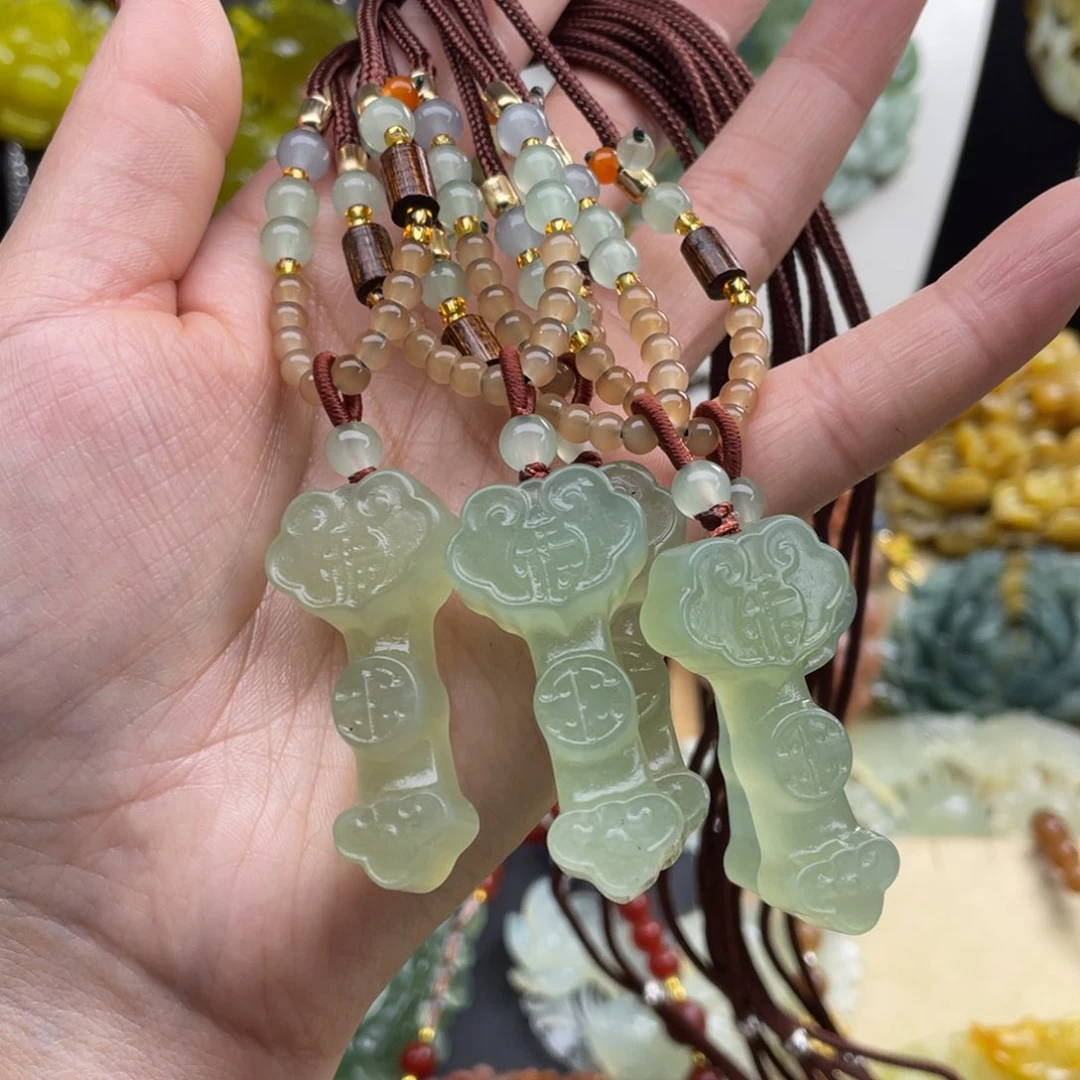 未镶嵌蛇纹石玉颈饰