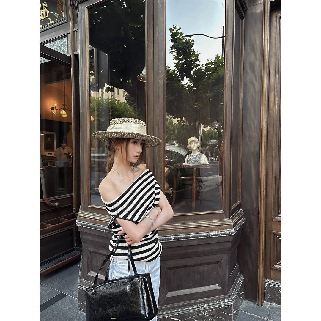 常存CUN BLVD 条纹一字肩上衣