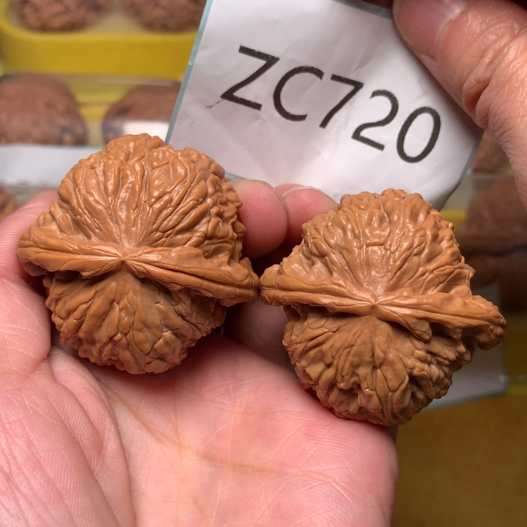 文玩核桃把件红皮球白43