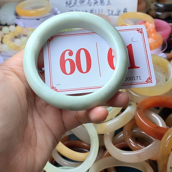 石英质玉（黄龙玉）未镶嵌手镯