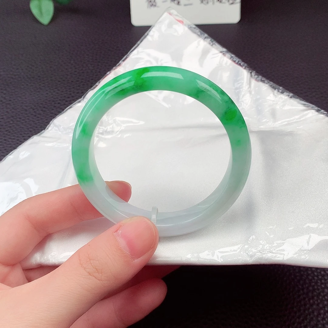 翡翠未镶嵌手镯翡翠