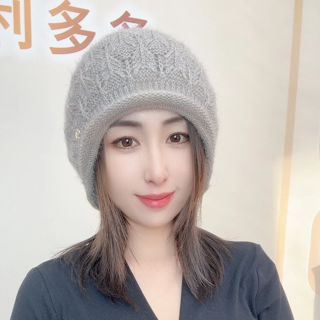 松鼠绒新款针织贝雷帽卷边后开叉设计时尚大气女士冬季保暖堆堆帽