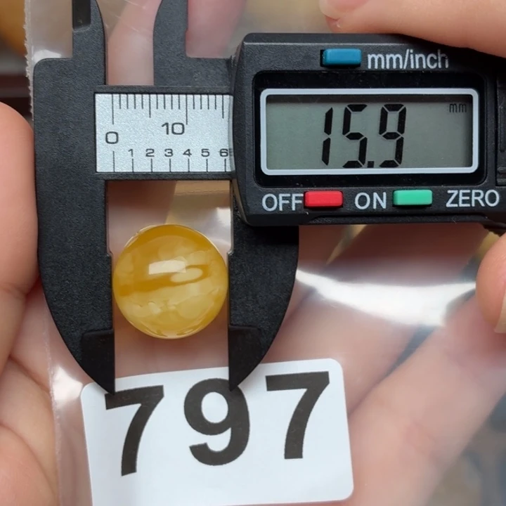 白***卹未镶嵌琥珀裸石蜜蜡