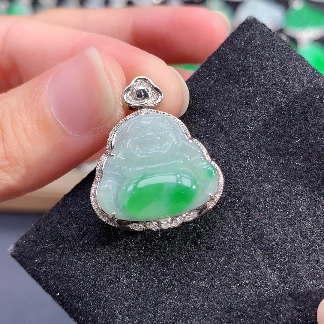 翡翠18K金镶嵌颈饰