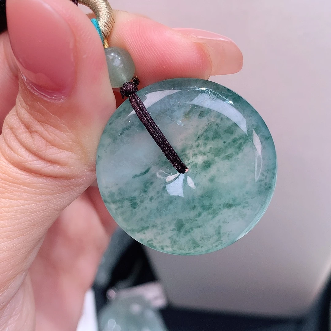 颈饰18K金镶嵌翡翠正冰飘花平安扣