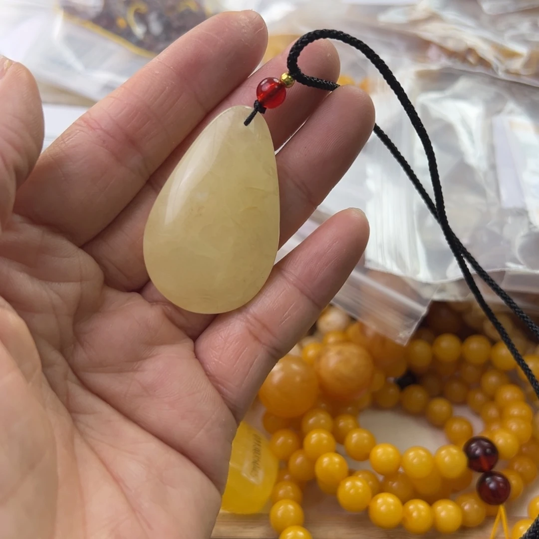 琥珀珠宝奇石未镶嵌