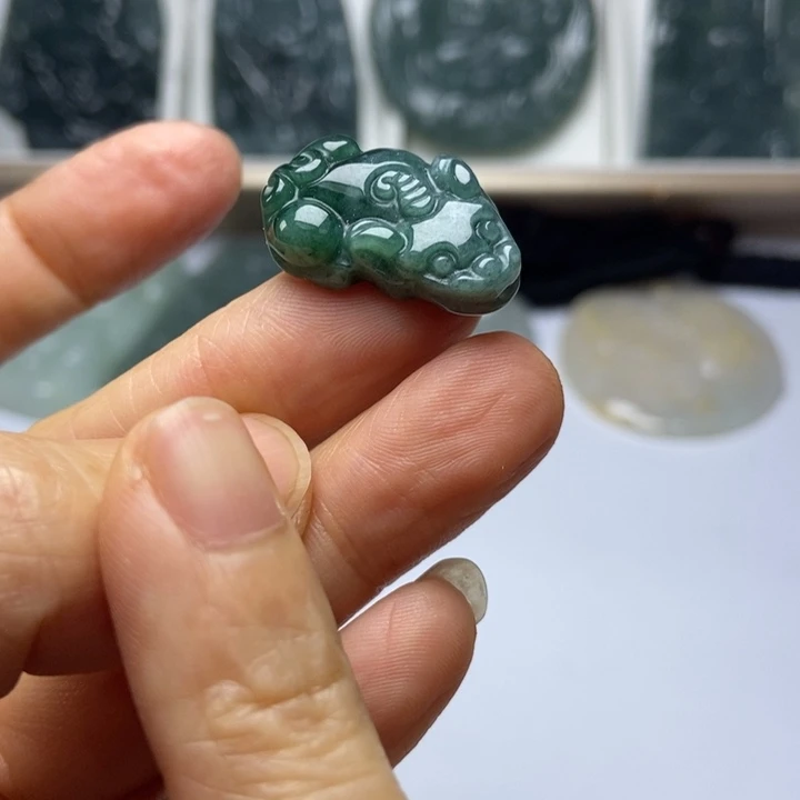 颈饰未镶嵌翡翠翡翠