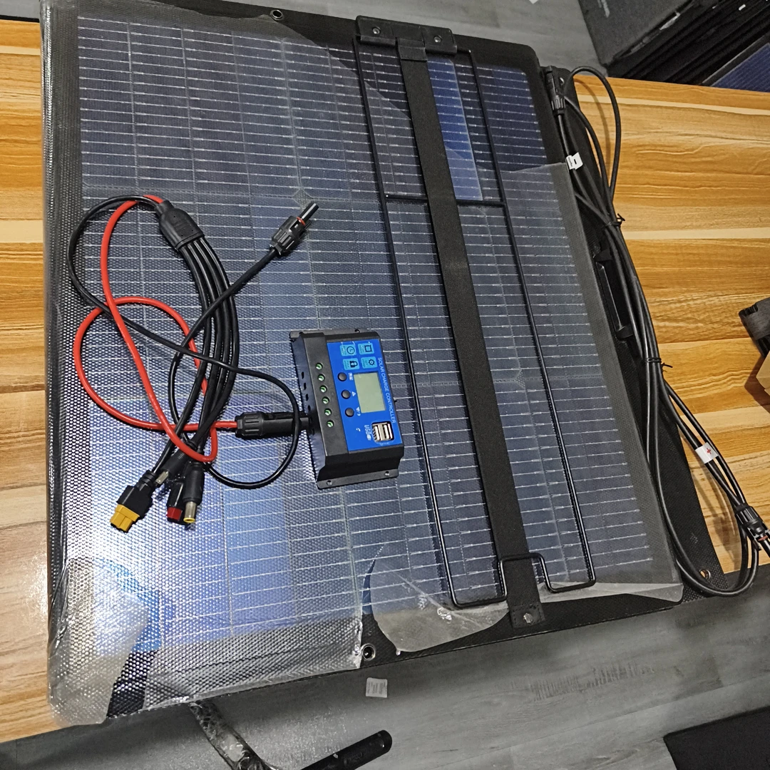 单晶硅220瓦18伏可折叠太阳能板户外充电微瑕款