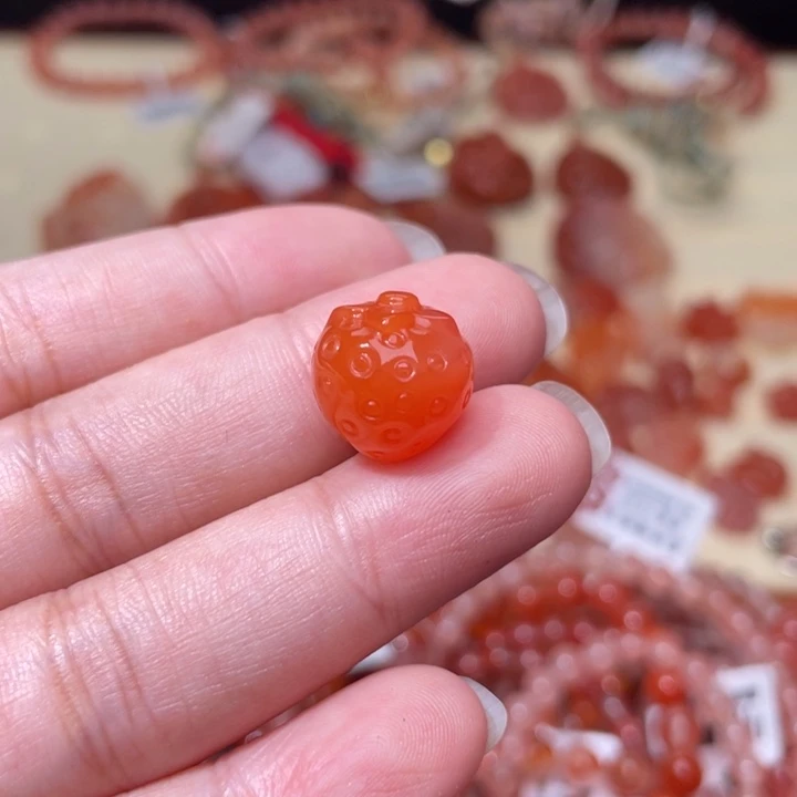 南红玛瑙未镶嵌812草莓打孔备注