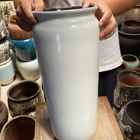 紫砂花盆口18高度40白色