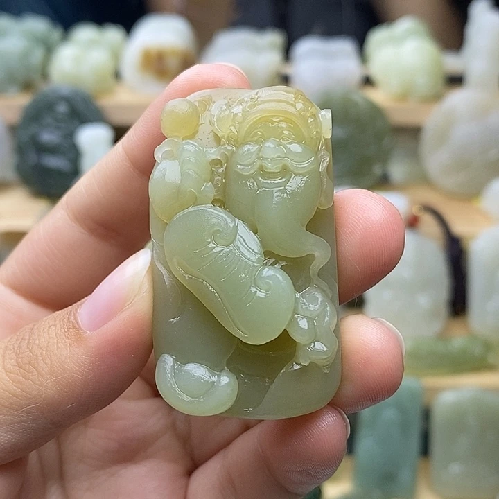 北***猫未镶嵌和田玉挂件