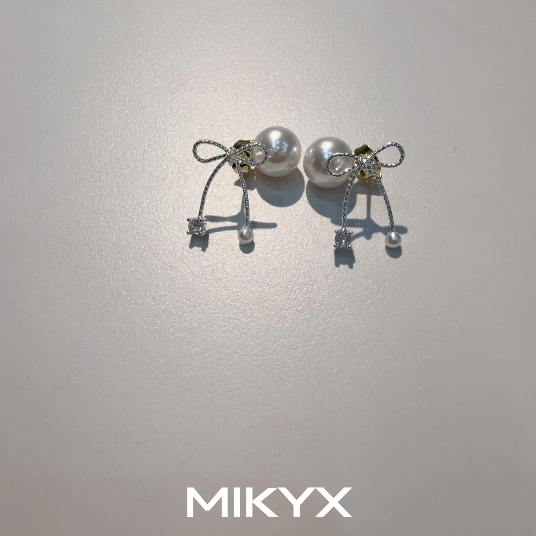 mikyx 铜合金合成锆石耳饰 蝴蝶结珠珠耳钉B507