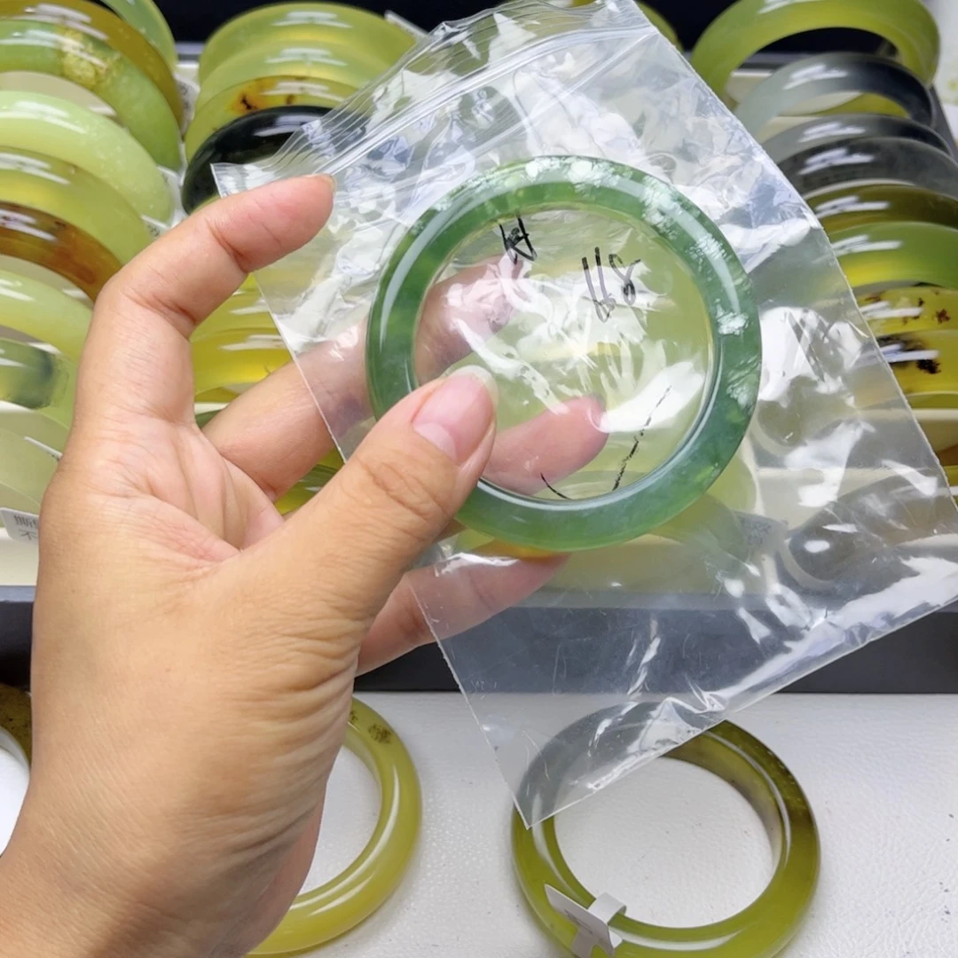 之***之蛇纹石玉未镶嵌手镯