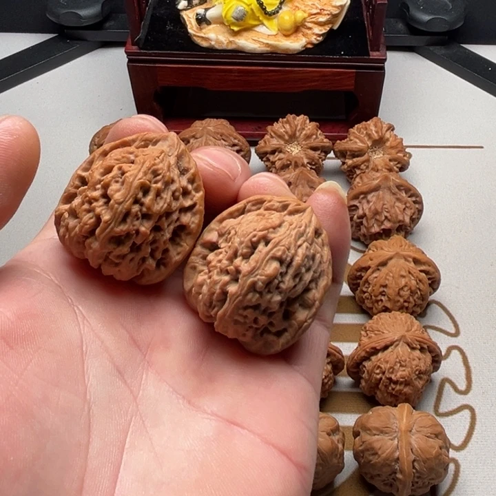 吊坠龙脊菩提全品32涿鹿南疆石手捻一对。