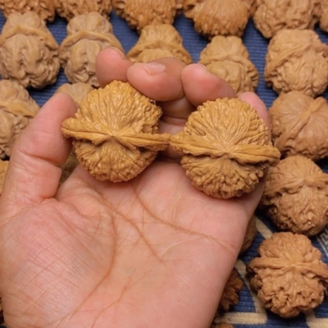 【闪购商品】吊坠文玩核桃i**x白狮子45