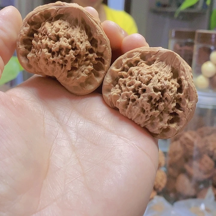 【闪购商品】文玩核桃把件46蛇头油