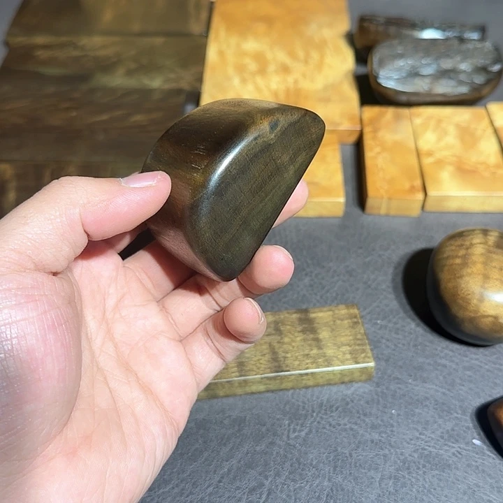 恰****阴沉木直播间一物一拍截图