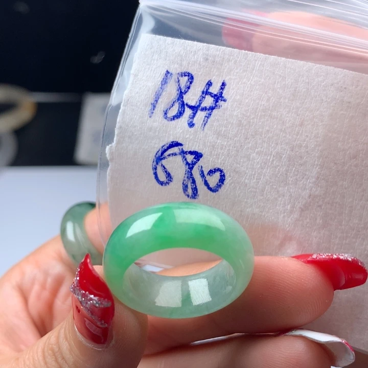 定制翡翠未镶嵌戒圈