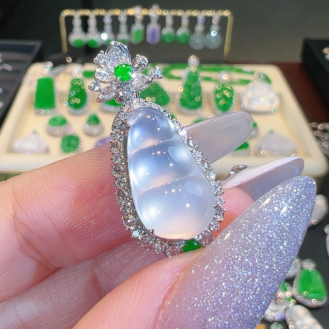 翡翠吊坠(不含链)18K金镶嵌翡翠