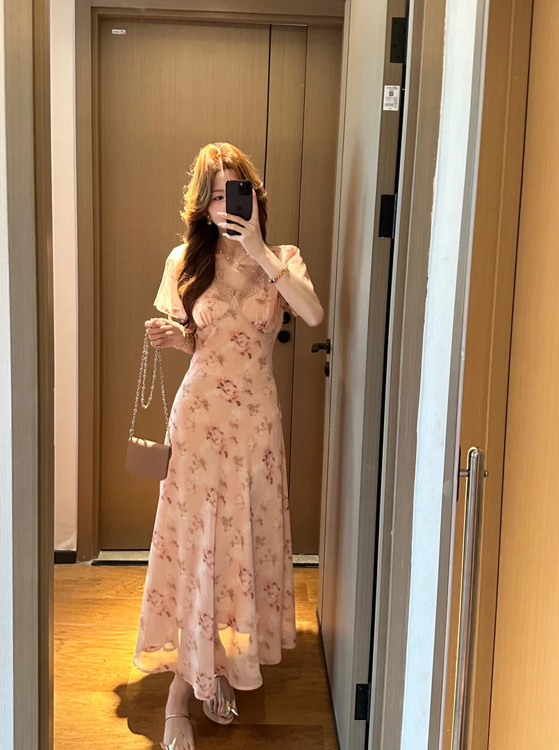 复古法式碎花吊带连衣裙女夏季新款设计感小众收腰显瘦长裙