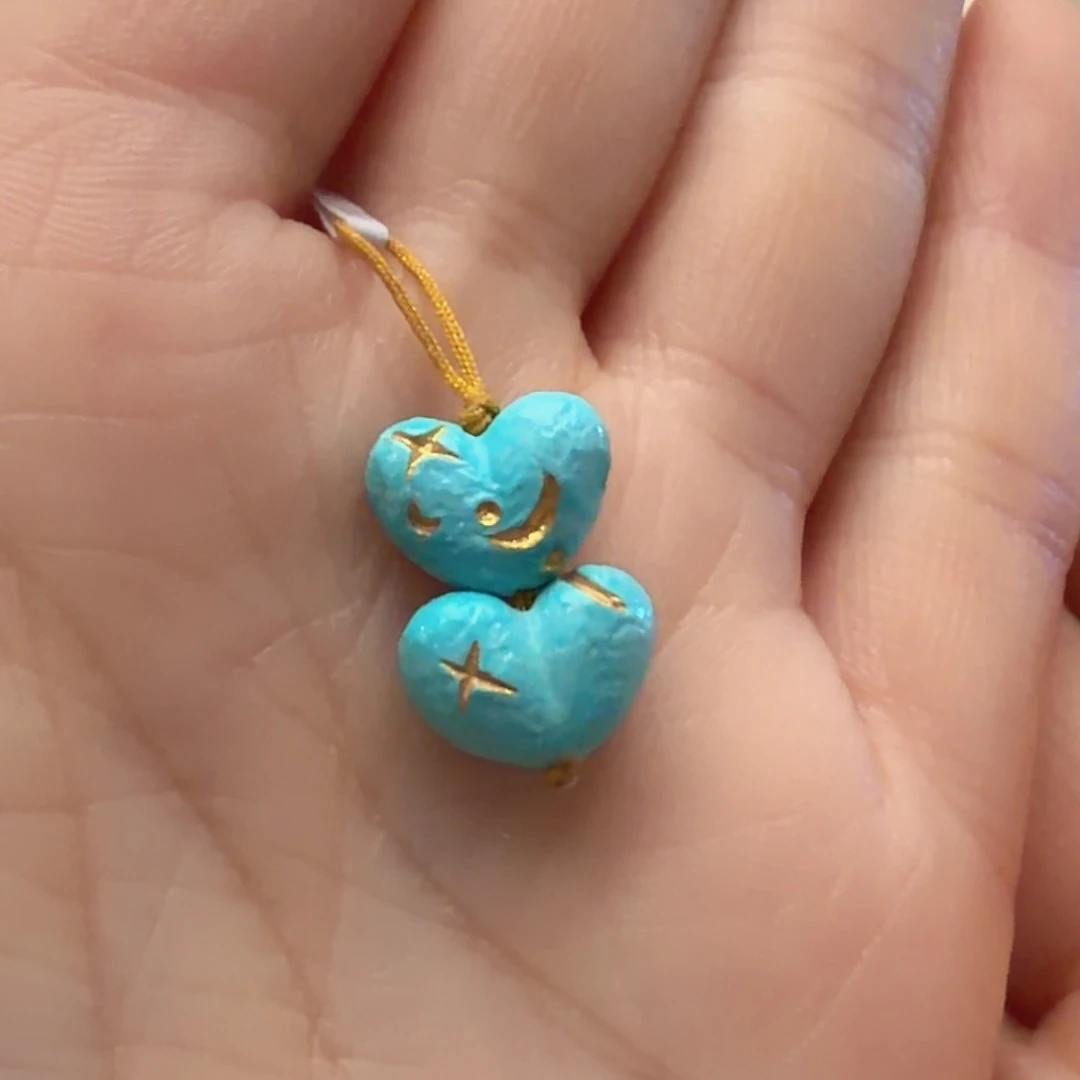 绿松石未镶嵌颈饰