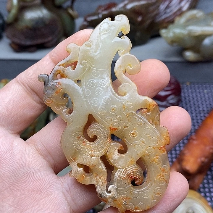 未镶嵌蛇纹石玉颈饰