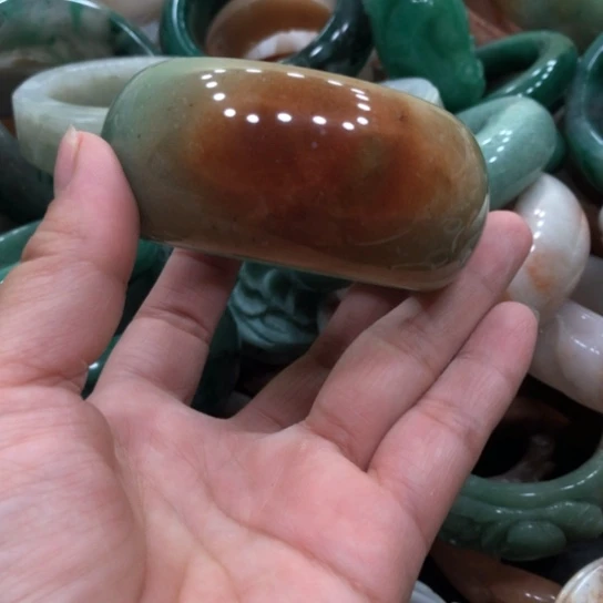 石英质玉手镯未镶嵌清*