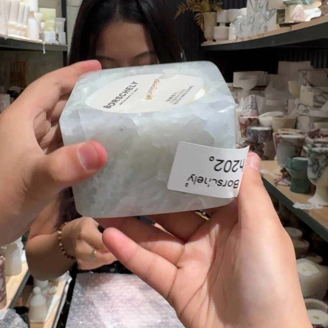 大理石h202。  不缺爱。