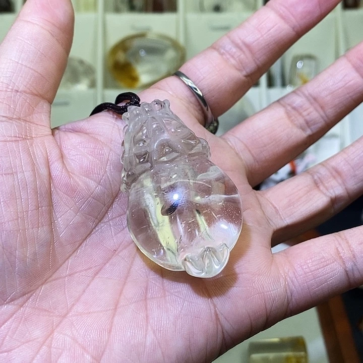 水晶吊坠(赠链)未镶嵌尚**宝