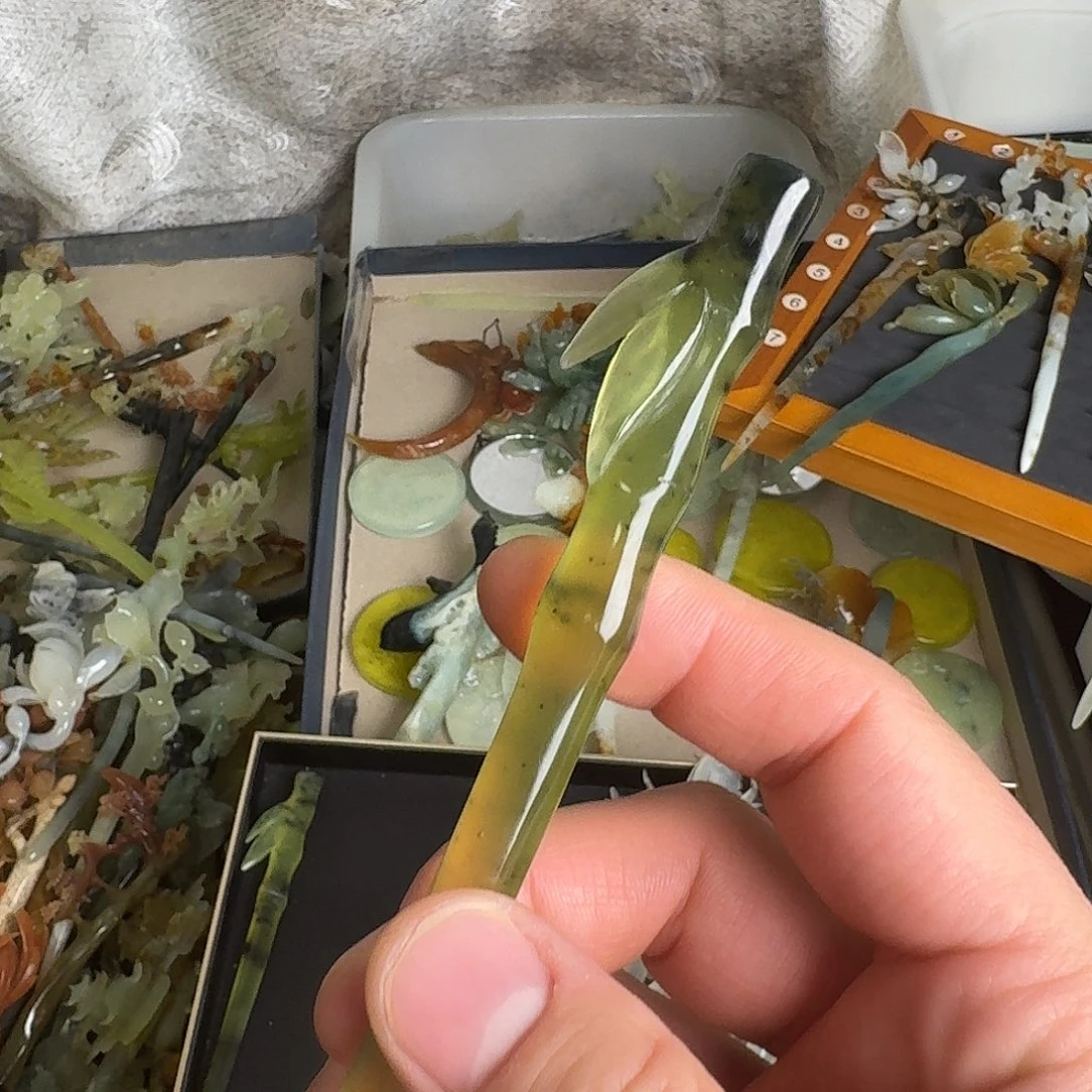 蛇纹石玉未镶嵌发饰