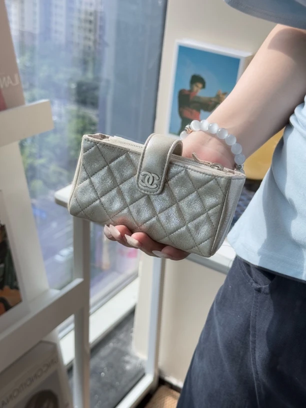 95新 Chanel/香奈儿 香槟色小零钱包时尚简约精致小包