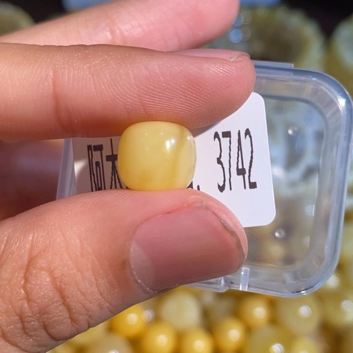 琥珀未镶嵌珠宝奇石3742