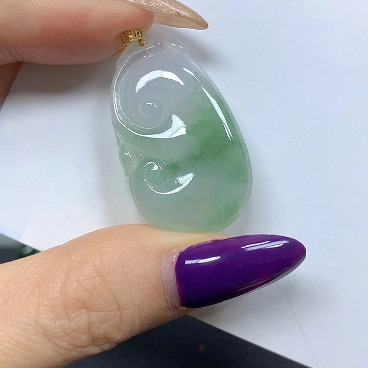 翡翠18K金镶嵌颈饰挂件