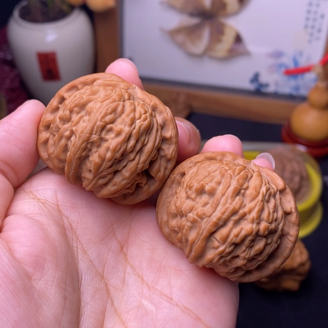 文玩核桃把件41.5球白