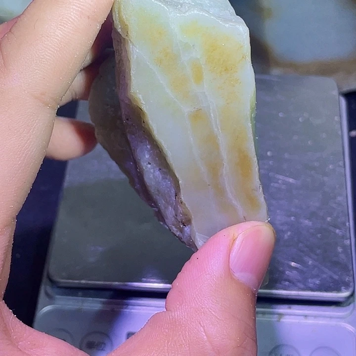 和田玉（糖玉）未镶嵌珠宝半成品