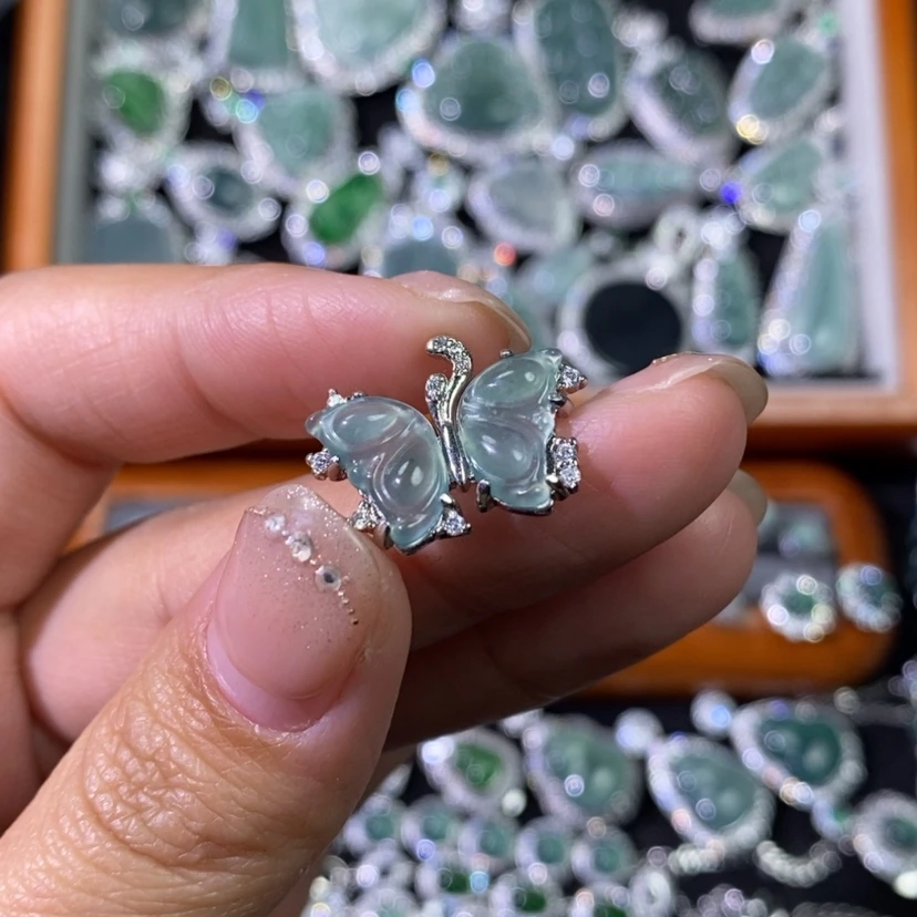 【闪购商品】翡翠颈饰未镶嵌天然