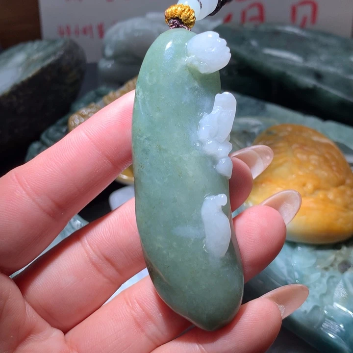 翡翠未镶嵌颈饰保真天然A货翡翠