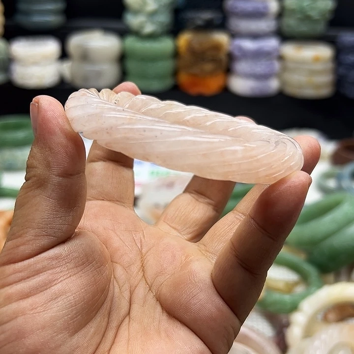 未镶嵌手镯石英岩玉
