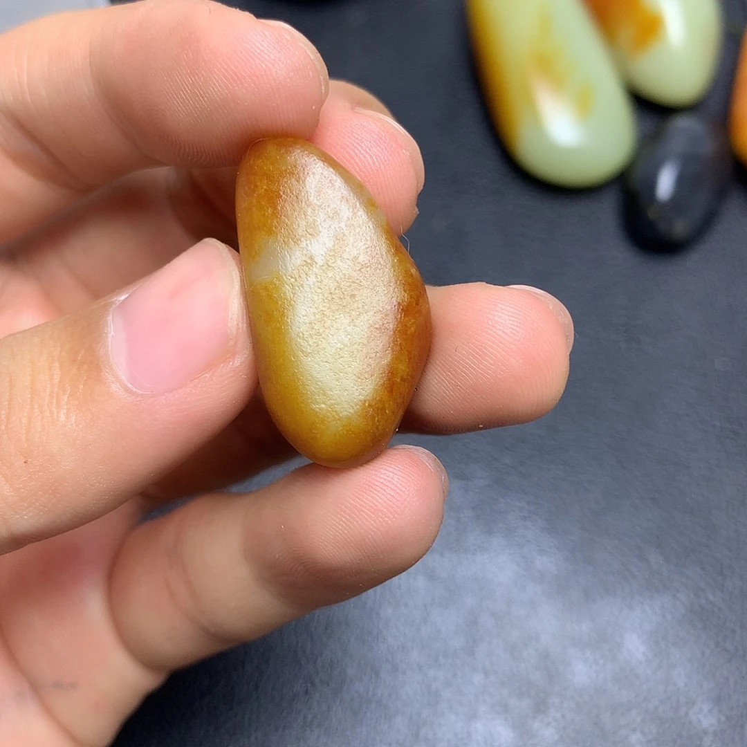 未镶嵌和田玉（糖玉）挂件