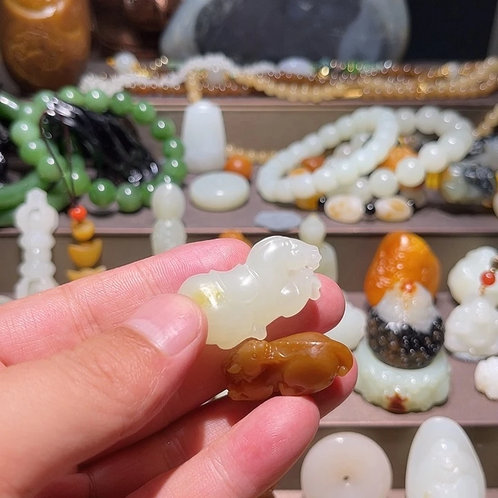 Q***n和田玉未镶嵌颈饰