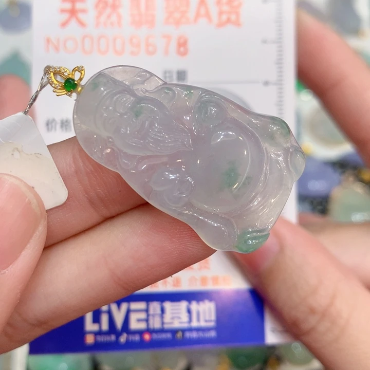 翡翠18K金镶嵌颈饰财神