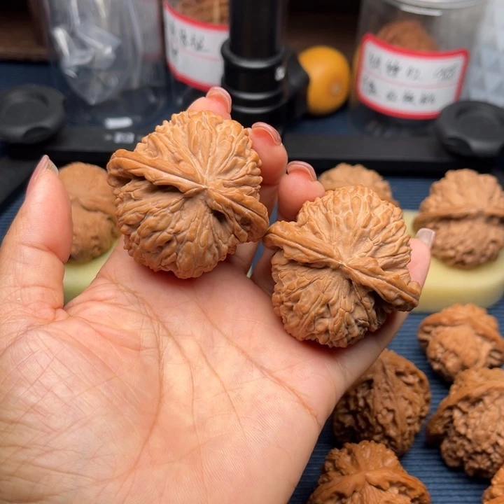 文玩核桃吊坠48全品闷白