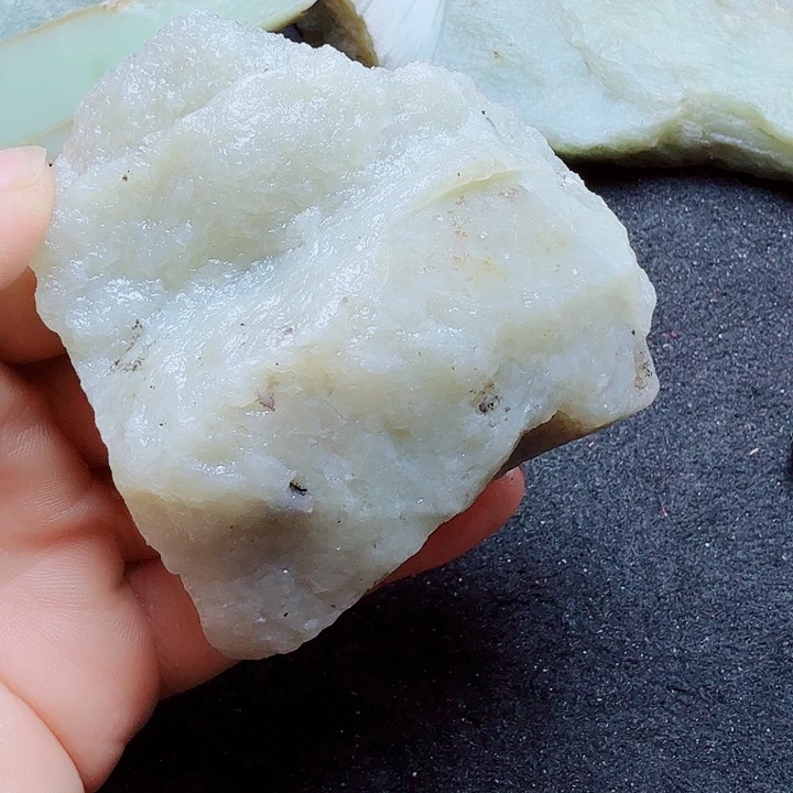 未镶嵌和田玉（糖玉）珠宝半成品