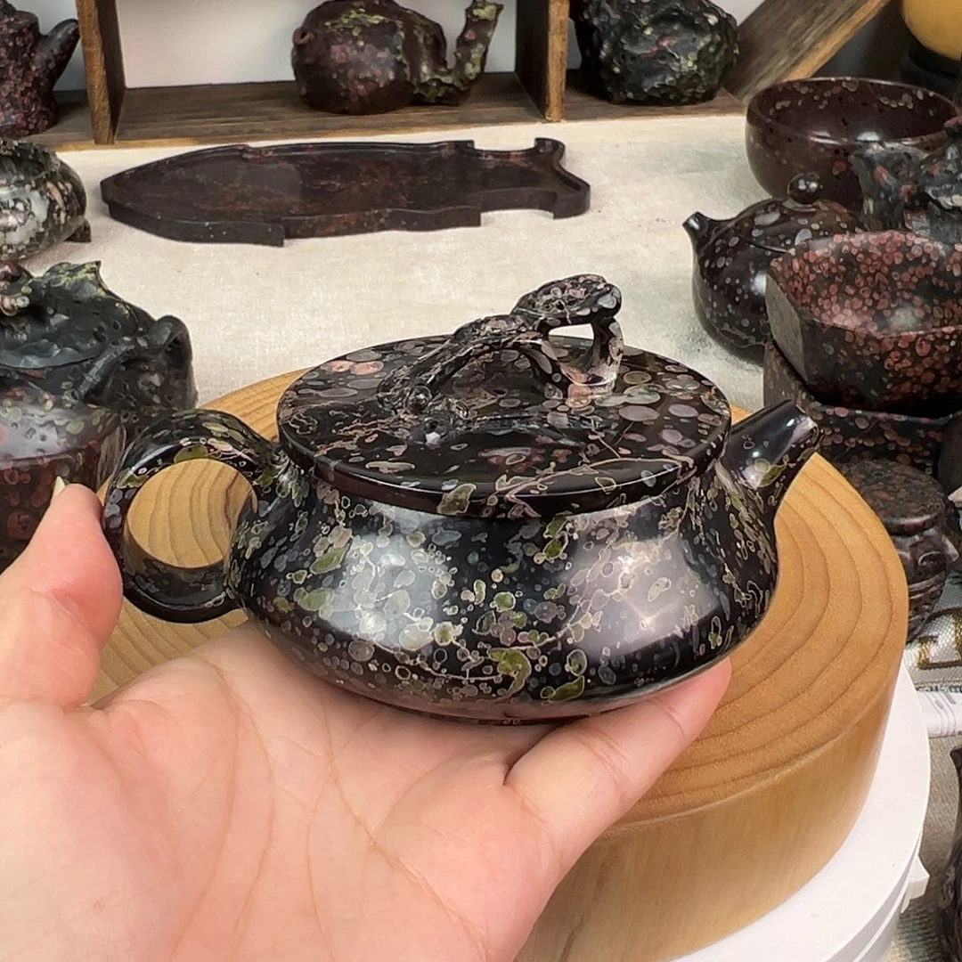 梅花玉老坑料微瑕如意壶