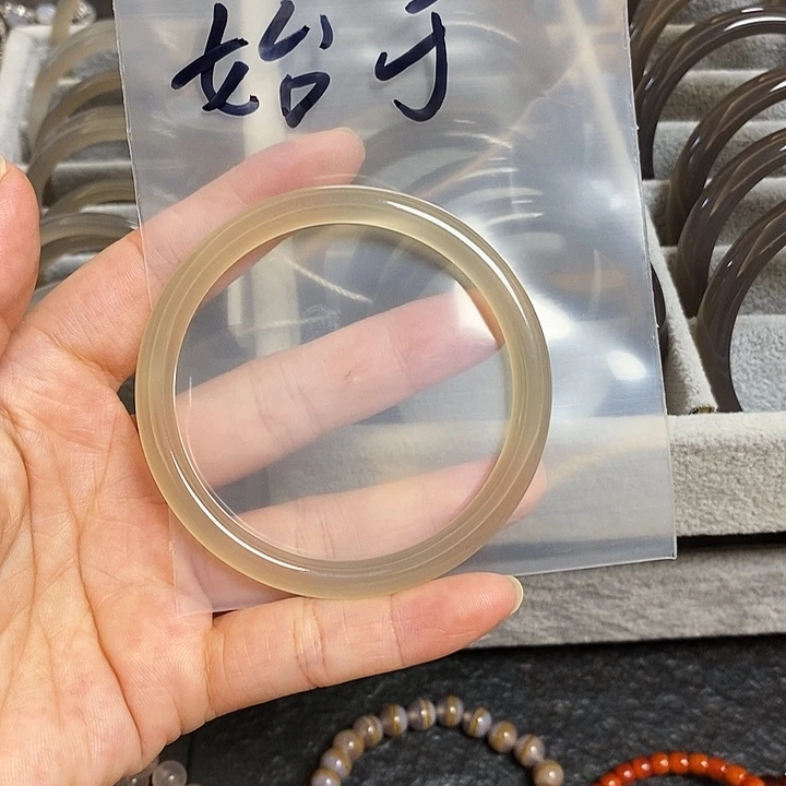 始***于玛瑙/玉髓未镶嵌珠宝半成品