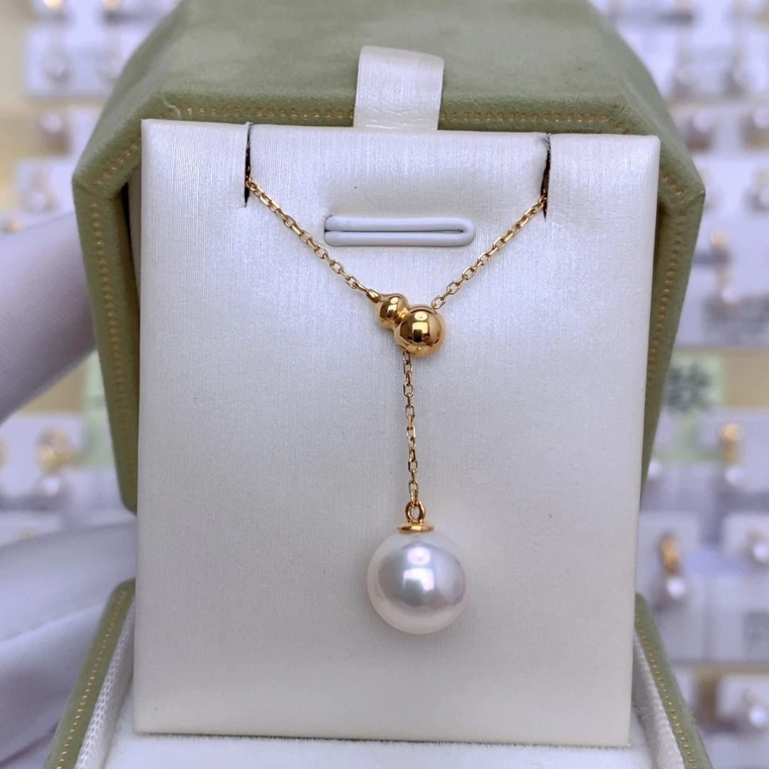 18K金镶嵌海水珍珠耳饰